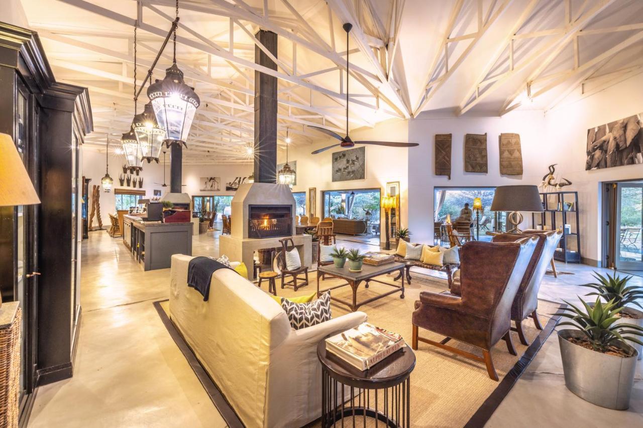 The Mushara Outpost Hotel Mokuti Lodge Luaran gambar